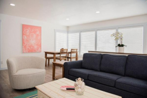 Winter Escape, 2 Blocks From Beach, Sleeps 6